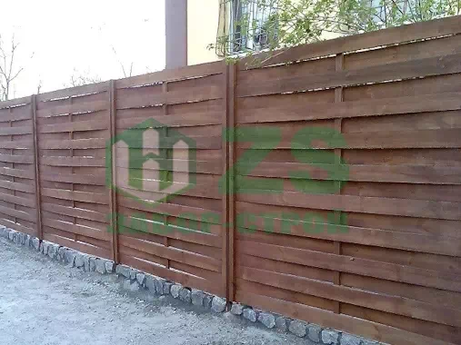 Забор из дерева горизонтальный Забор из дерева горизонтальный